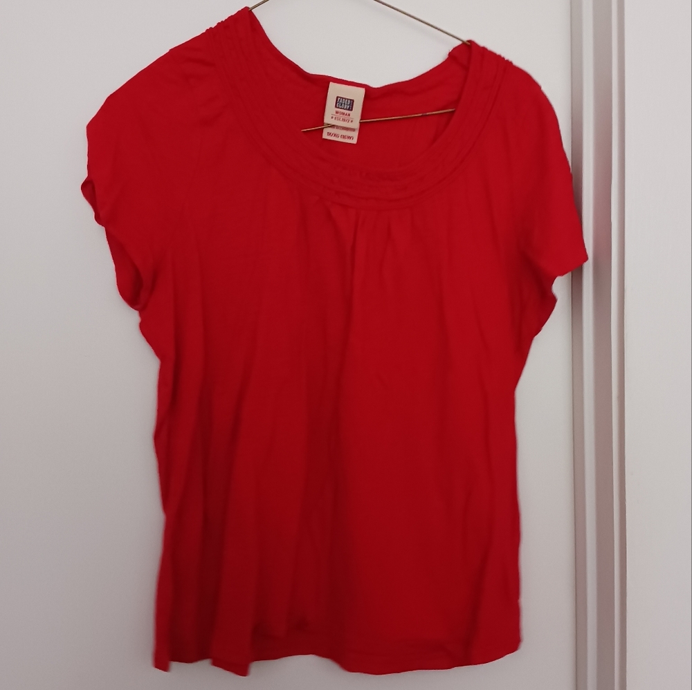 Faded Glory bright red fitted t-shirt XL/16